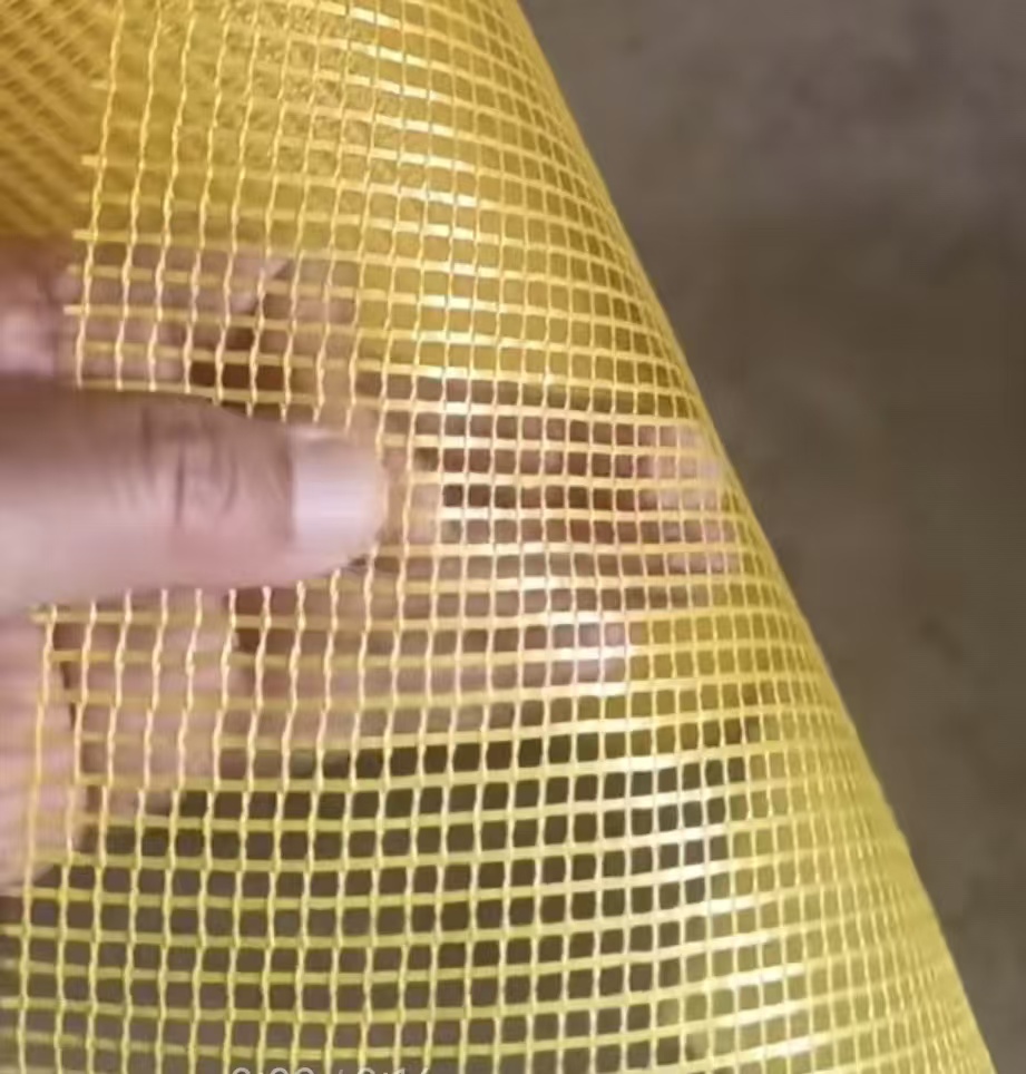 Yellow alkali resistant fiberglass mesh cloth, 4x4mm, 160g for exterior wall